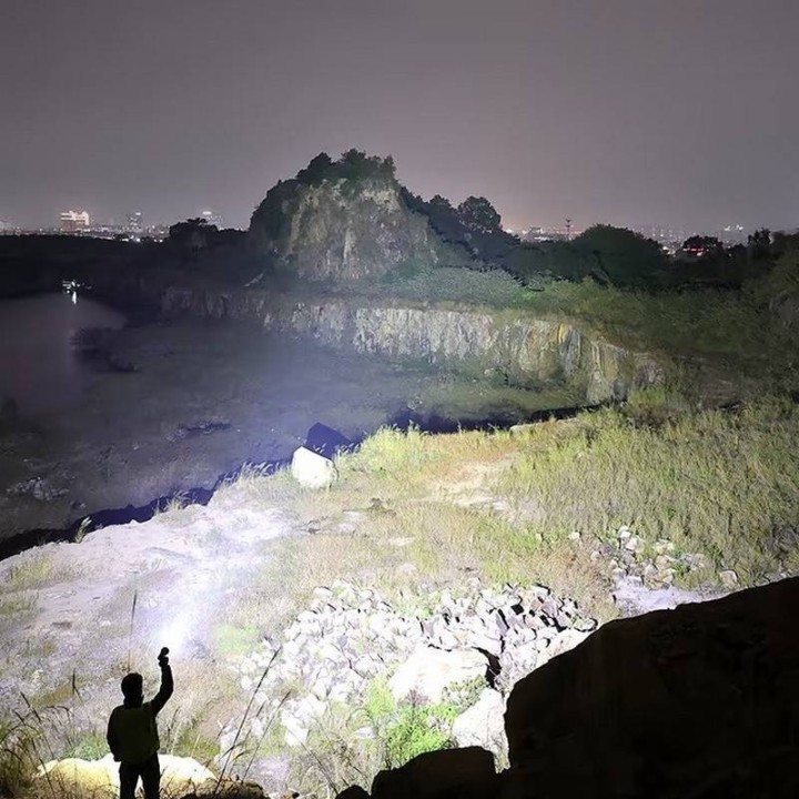 Lampe torche LED MS12 MINI - 65000 LUMENS